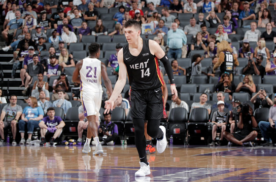 仁及整个足 仁及整个足