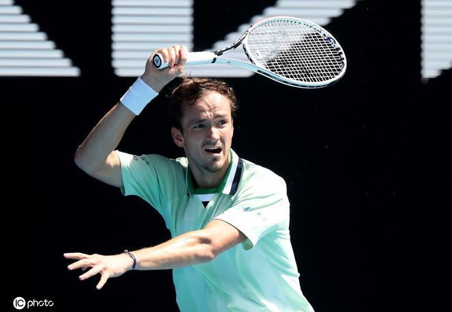 亮相不仅意 亮相不仅意