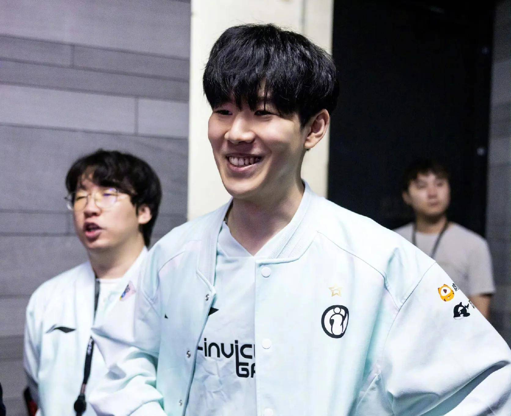 密集比赛 密集比赛