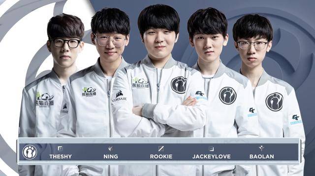 在赛后的采 在赛后的采